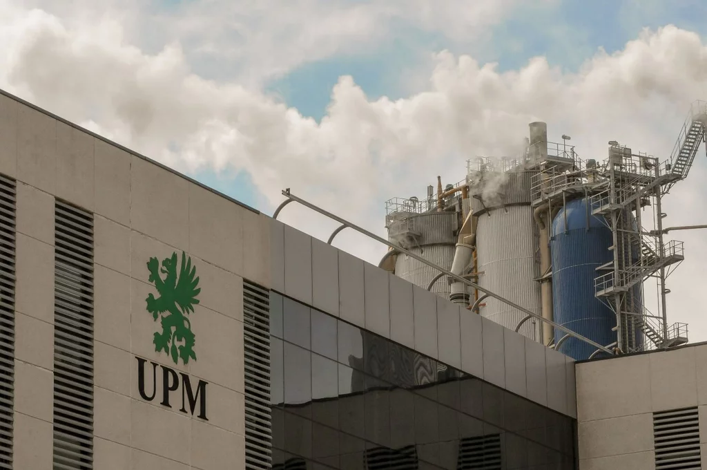 UPM autorizada a usar más agrotóxicos
